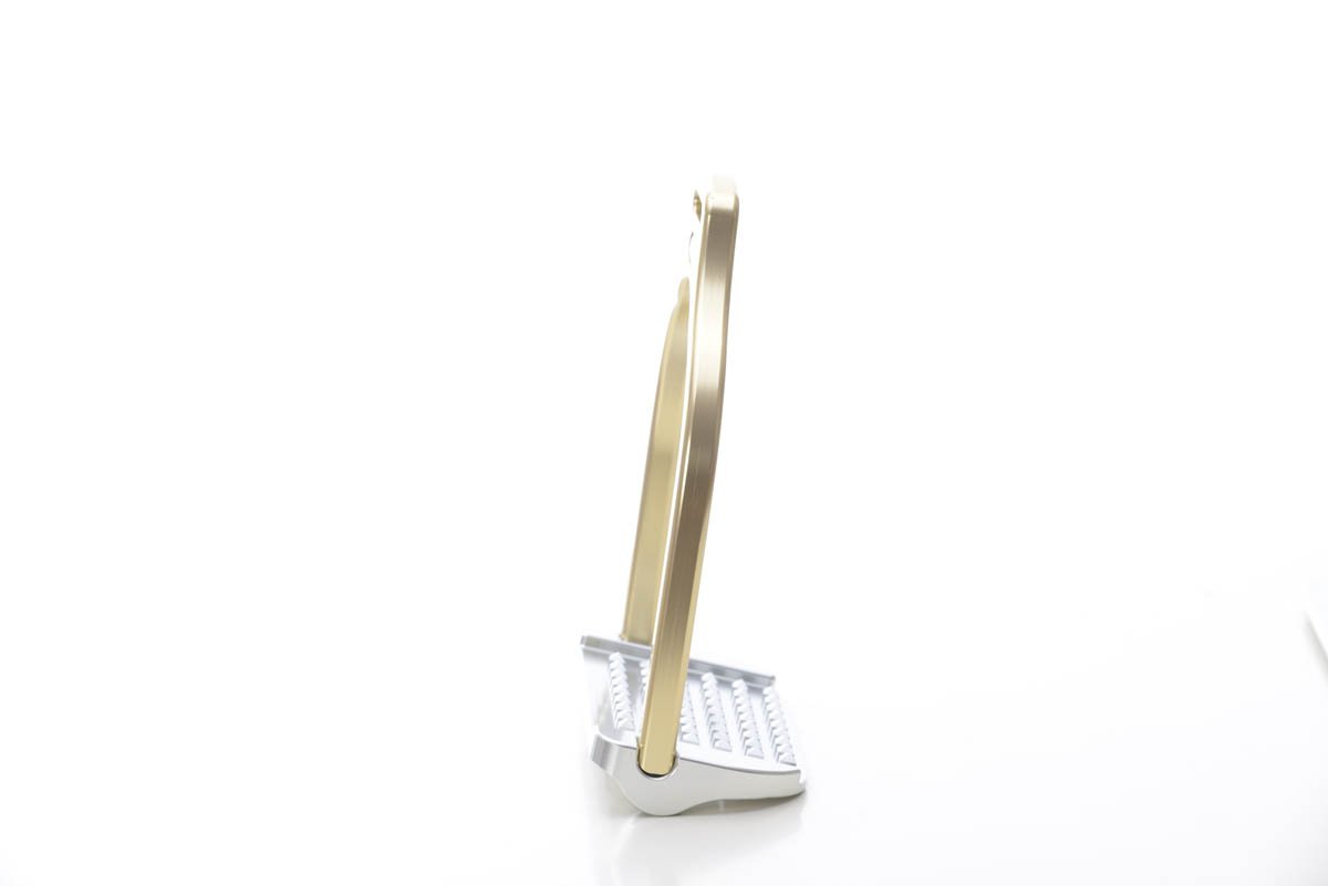 Jump stirrup | wave shape | Makebe | Technical | equestrian | riding | aluminum | inclined bench | easy to clean | innovative grip | Made in Italy | many colors | comfortable | comfort | anodic oxidation | gold