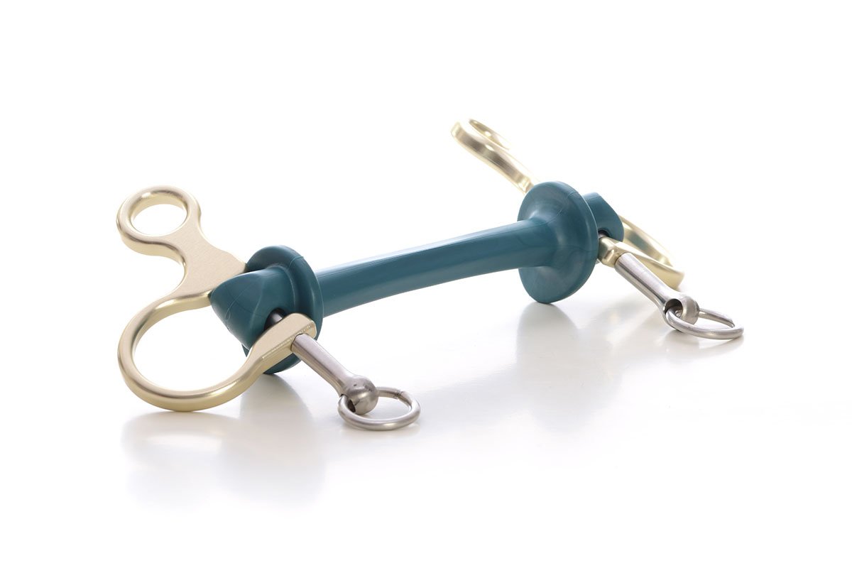 Long Pelham Bit | Thermoplastic elastomer | different hardnesses | medium hardness | medium | Limobit | Makebe | bit | snaffle | curb bit | horse accessories | riding accessories | riding | horse mouth | sensitive horses | horse mouth illnesses | prevent pinching | no air ingestion | foods and drugs approved | no pain | comfort | solid aluminum | solid CNC aluminum | swedish stainless steel | stainless steel | resistance | resistant | no breaking | gold | champagne |