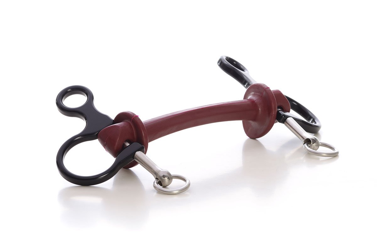 Long Pelham Bit | Thermoplastic elastomer | different hardnesses | soft hardness | soft | Limobit | Makebe | bit | snaffle | curb bit | horse accessories | riding accessories | riding | horse mouth | sensitive horses | horse mouth illnesses | prevent pinching | no air ingestion | foods and drugs approved | no pain | comfort | solid aluminum | solid CNC aluminum | swedish stainless steel | stainless steel | resistance | resistant | no breaking | black |