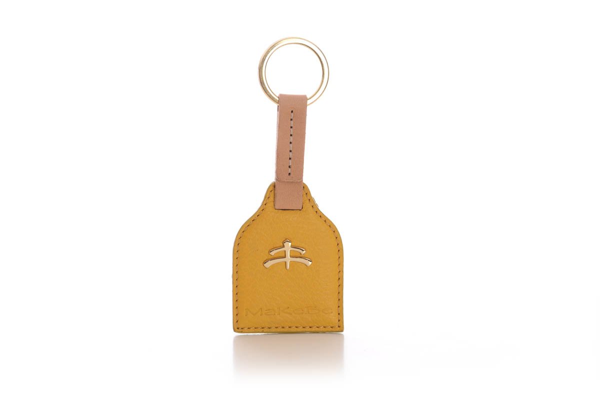 Stirrup leather Key Ring | leather | leather fashion | fashion accessories | leather accessories | key holder | keychain | Made in Italy | craftsmanship | Makebe | yellow |