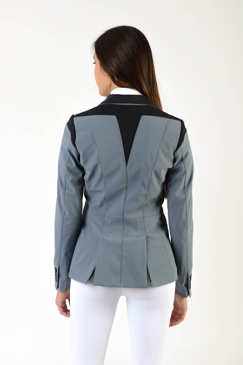 Lady horse riding jacket | model ALTEA | tech fabric | technical materials | technical fabric | riding | equestrian | Makebe | Made in Italy | clothing | jacket | riding jacket | free movememt system | comfort | comfort of movements | elastic materials | riding elastic jacket | elegance | grey |
