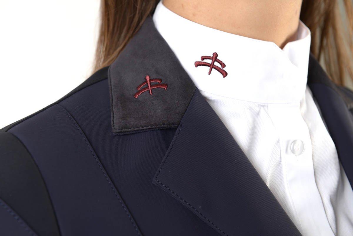 Lady horse riding jacket | model ALTEA | tech fabric | technical materials | technical fabric | riding | equestrian | Makebe | Made in Italy | clothing | jacket | riding jacket | free movememt system | comfort | comfort of movements | elastic materials | riding elastic jacket | elegance | blue |