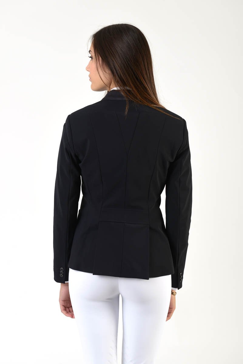Lady horse riding jacket | model CINDY | tech fabric | technical materials | technical fabric | riding | equestrian | Makebe | Made in Italy | clothing | jacket | riding jacket | free movememt system | comfort | comfort of movements | elastic materials | riding elastic jacket | elegance | black |