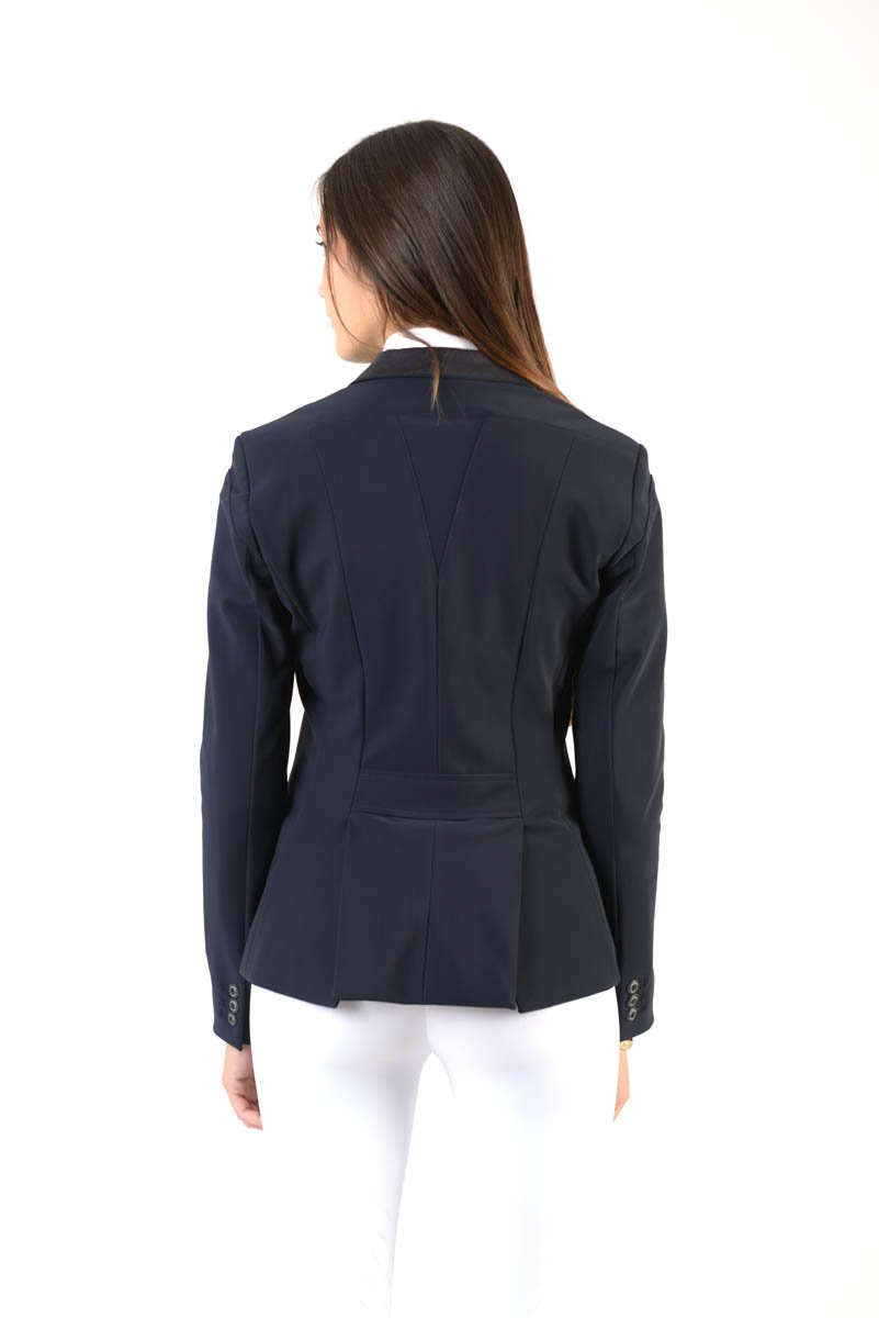 Lady horse riding jacket | model CINDY | tech fabric | technical materials | technical fabric | riding | equestrian | Makebe | Made in Italy | clothing | jacket | riding jacket | free movememt system | comfort | comfort of movements | elastic materials | riding elastic jacket | elegance | blue |