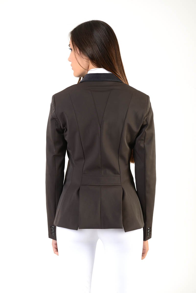 Lady horse riding jacket | model CINDY | tech fabric | technical materials | technical fabric | riding | equestrian | Makebe | Made in Italy | clothing | jacket | riding jacket | free movememt system | comfort | comfort of movements | elastic materials | riding elastic jacket | elegance | brown |